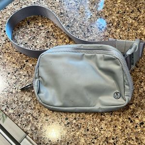 Lululemon 1L belt bag